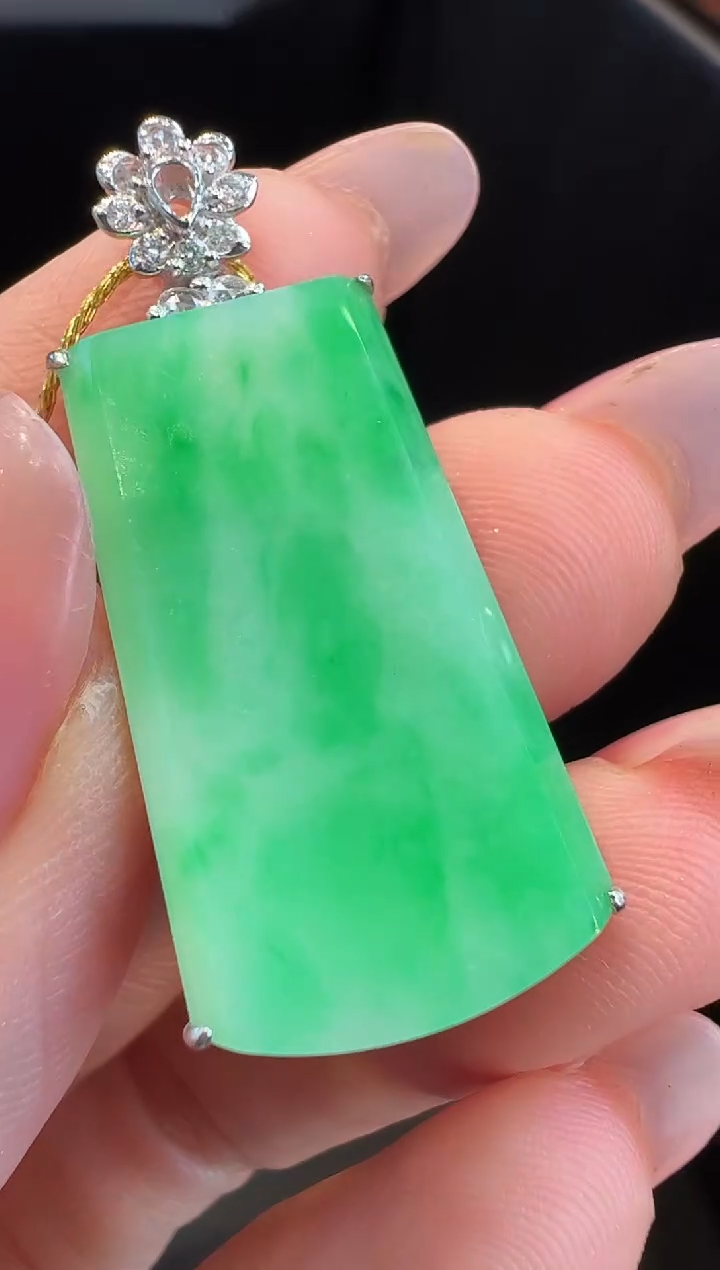 吊坠(不含链)18K金镶嵌翡翠吊坠