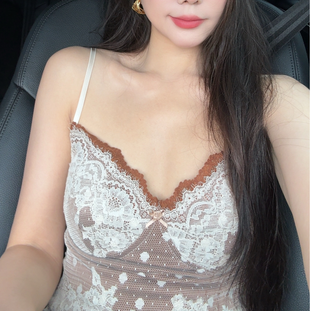 女神秋冬打底吊带带胸垫