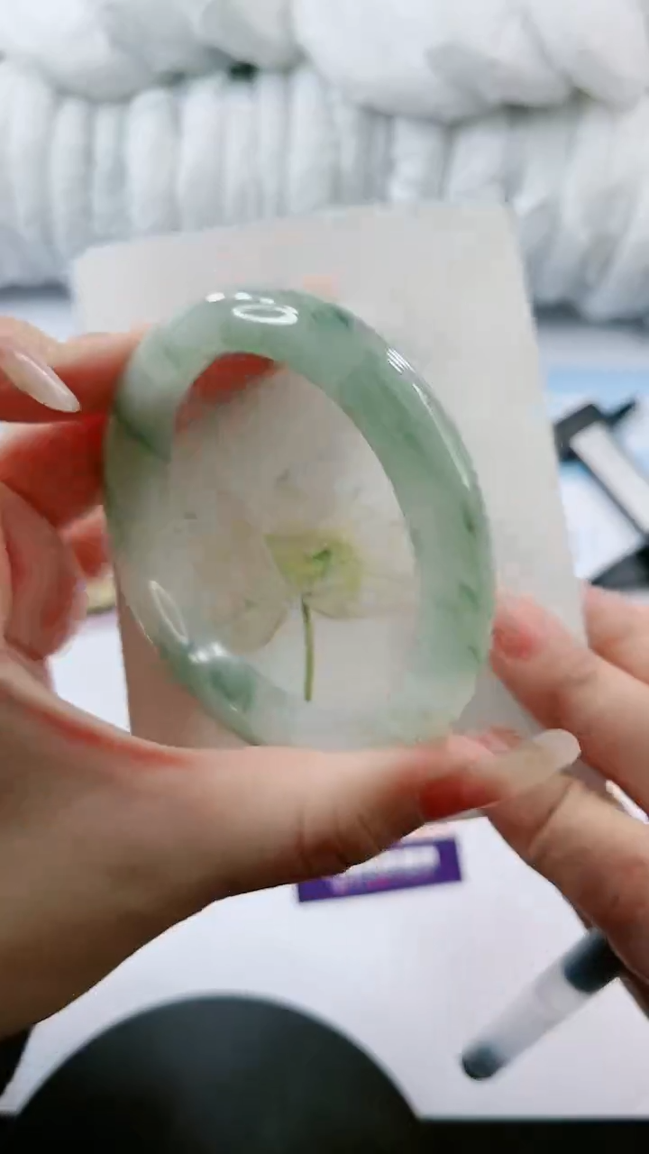 【闪购商品】石英质玉手镯未镶嵌多样性发货L575