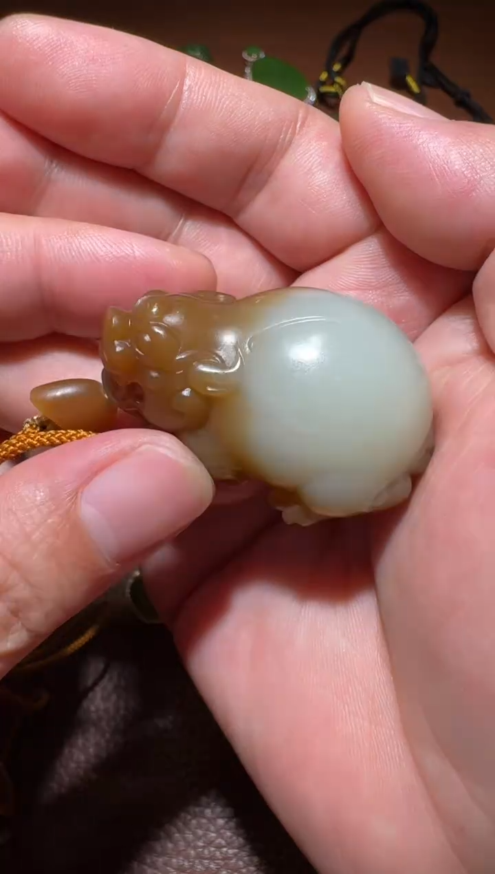 未镶嵌和田玉挂件大**.和田玉