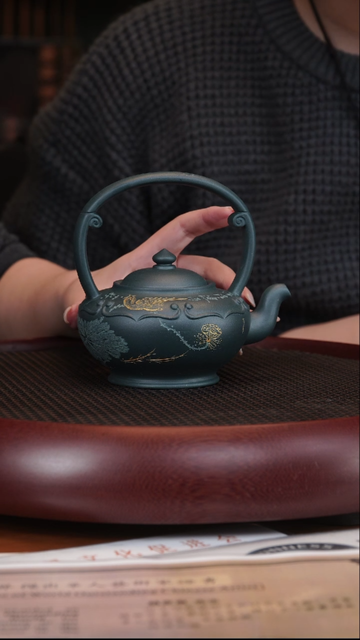 【闪购商品】紫砂茶壶1-57赵克南如意提梁春辰绿泥250CC