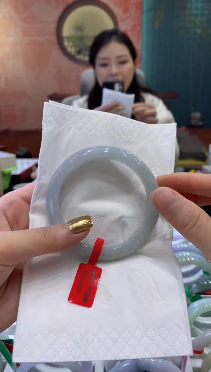 【闪购商品】翡翠手镯未镶嵌多人19106