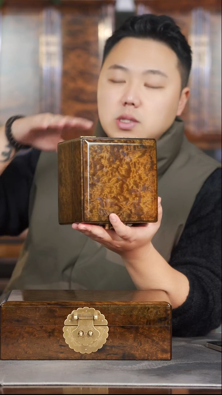 金丝楠796号全满龙胆纹大漆款一木一器首饰盒