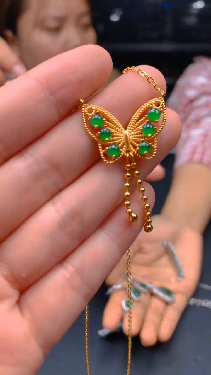 【闪购商品】翡翠吊坠(赠链)未镶嵌0766626007/多样性发一