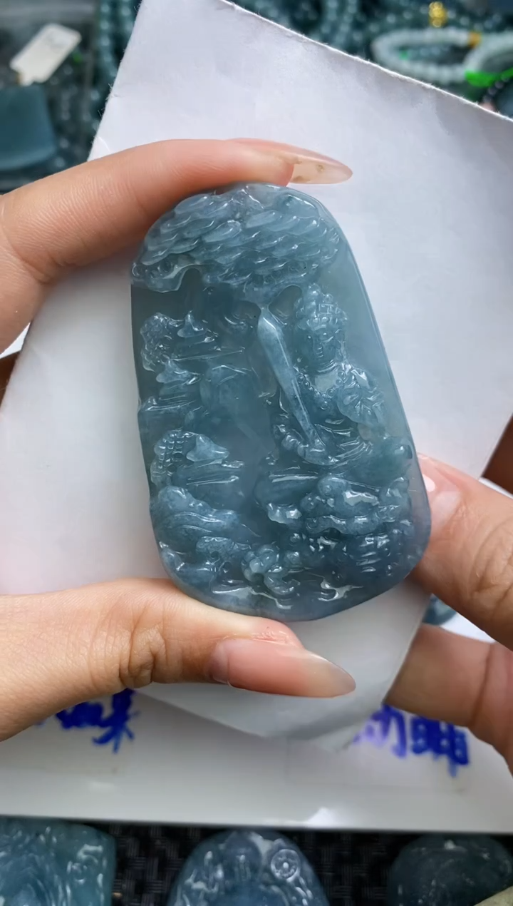 【闪购商品】翡翠颈饰未镶嵌         