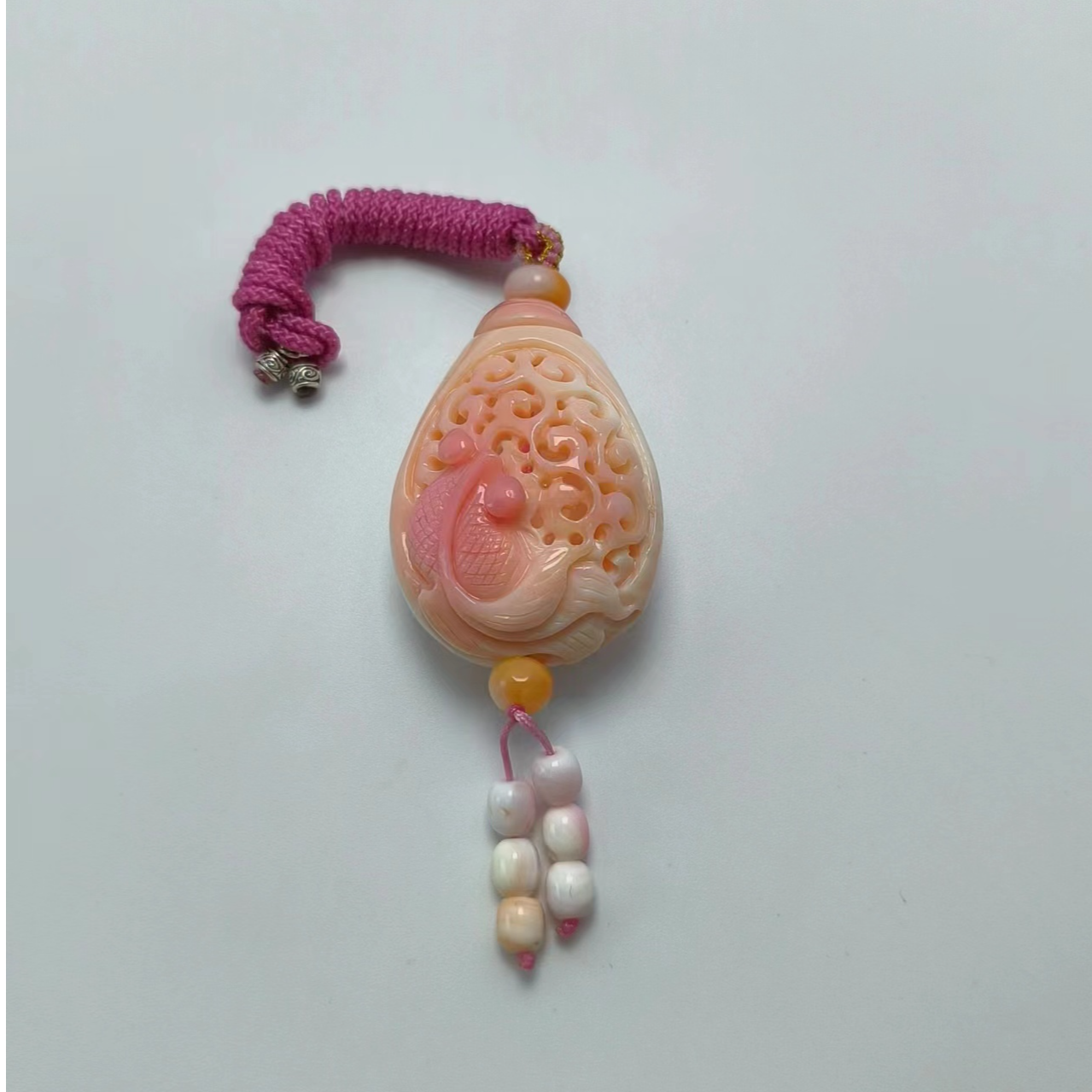 粉色香囊雕刻吊坠 B4996 多样性发其一 气质 | 时尚 经典 | 珠宝 