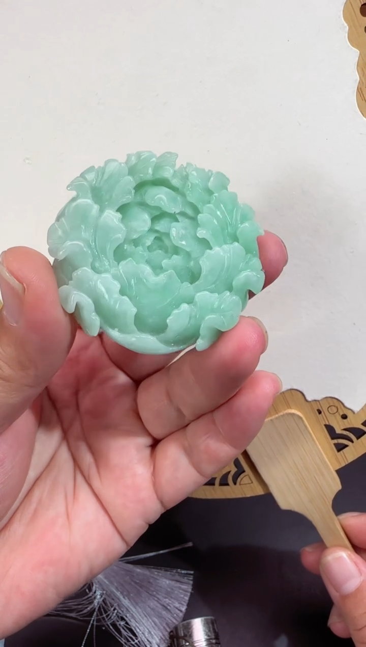 【闪购商品】翡翠颈饰未镶嵌牌子
