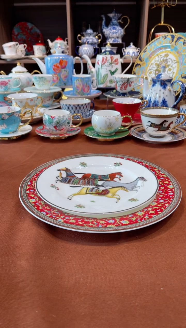 【闪购商品】瓷片翠花马大小盘·······