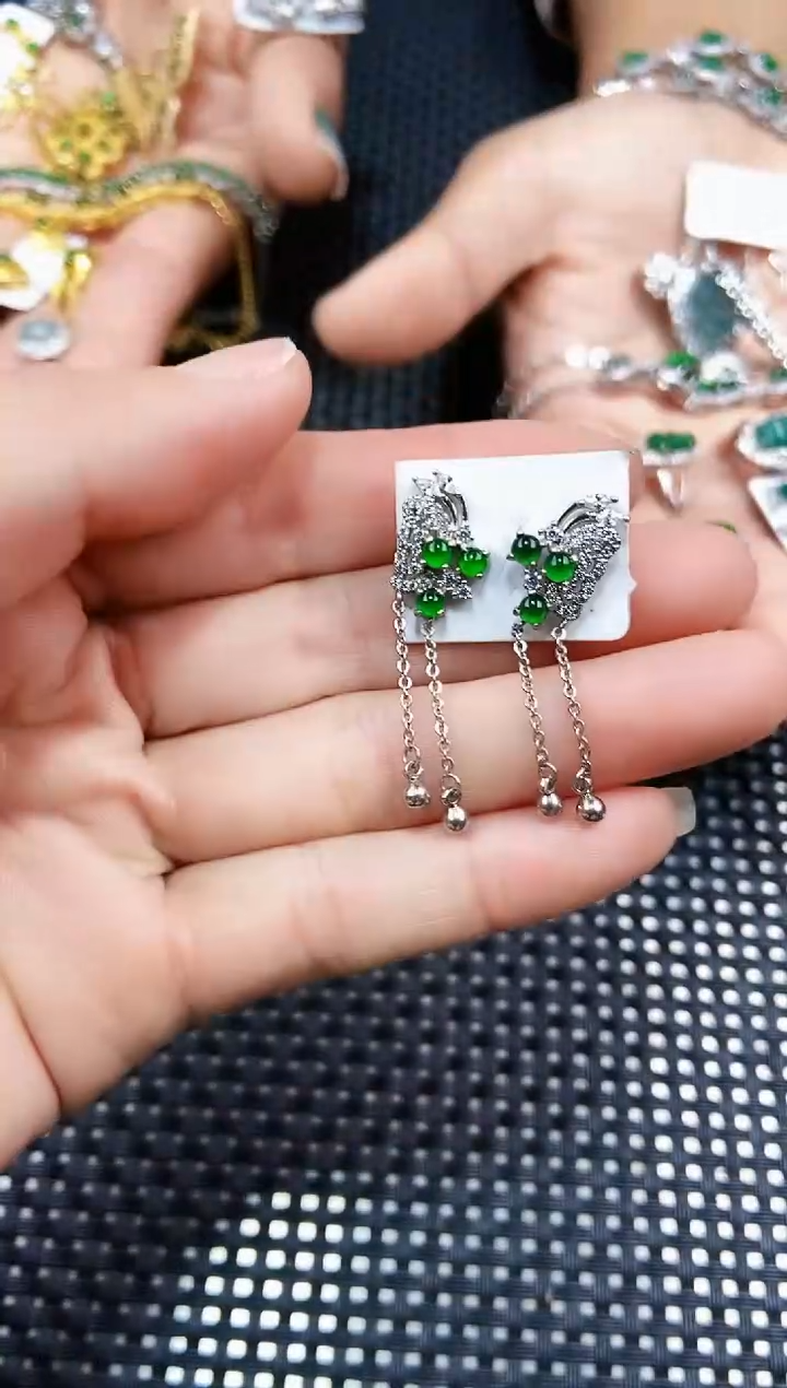 【闪购商品】翡翠耳饰未镶嵌11111111