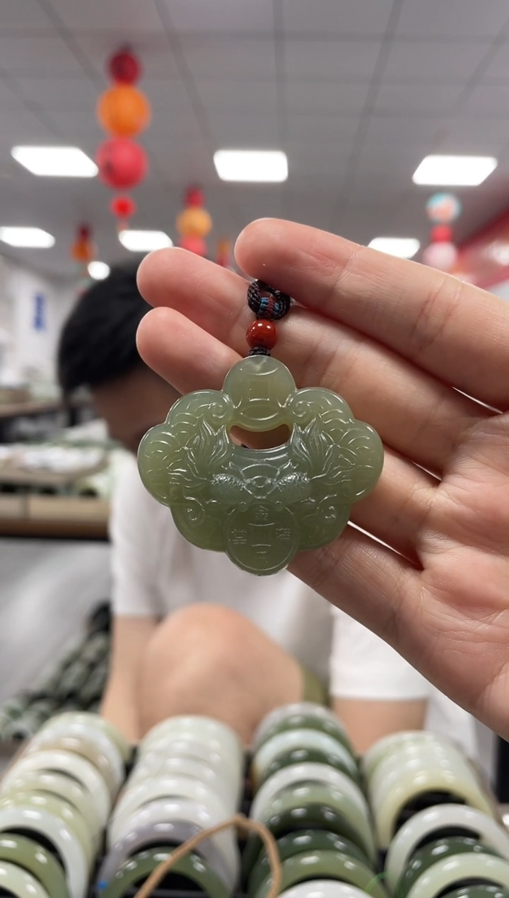 和田玉未镶嵌挂件如意平安锁挂件一件