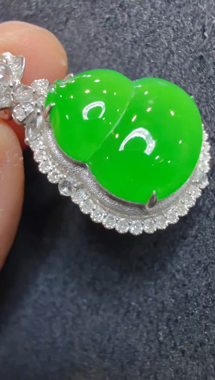 吊坠(不含链)18K金镶嵌翡翠多样性团购发一件