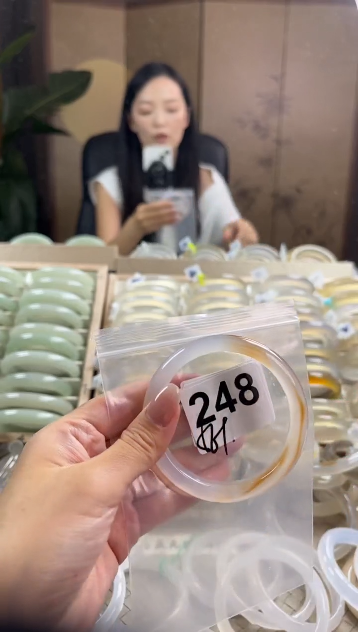 手镯玛瑙/玉髓未镶嵌248