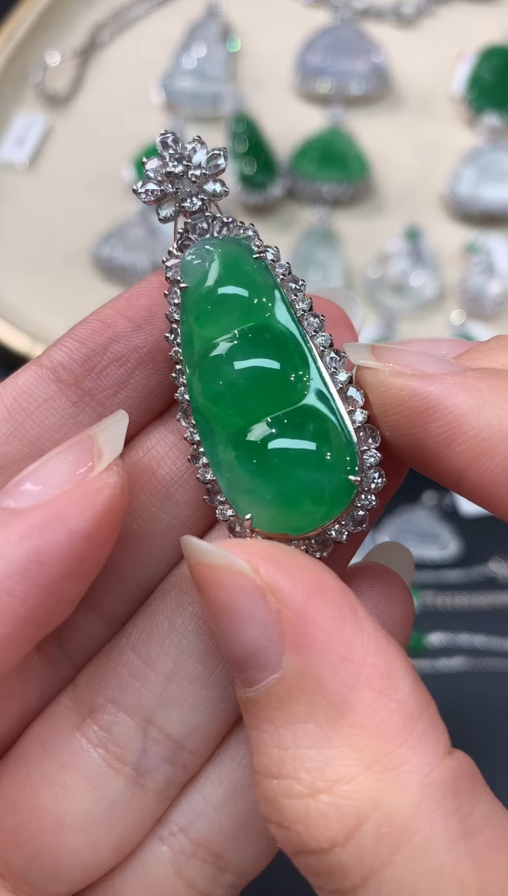 【闪购商品】翡翠吊坠(不含链)18K金镶嵌A127|95000