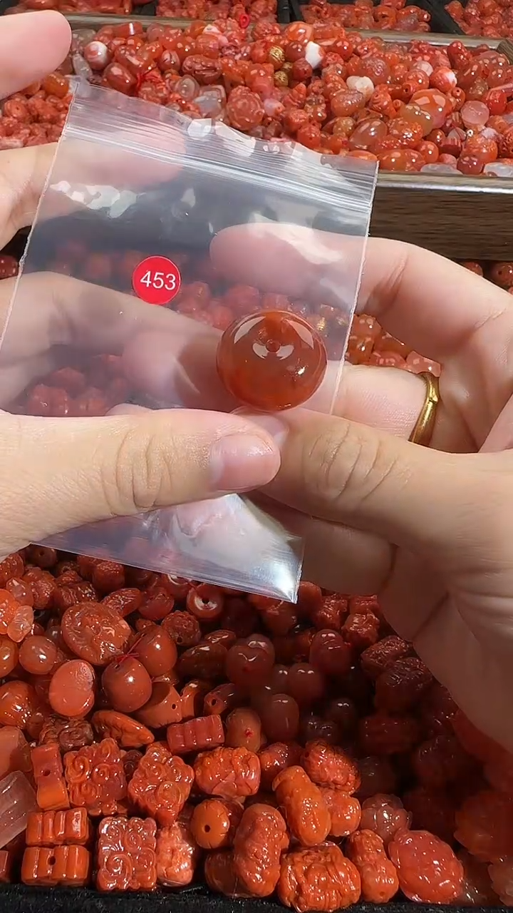 颈饰未镶嵌南红玛瑙1