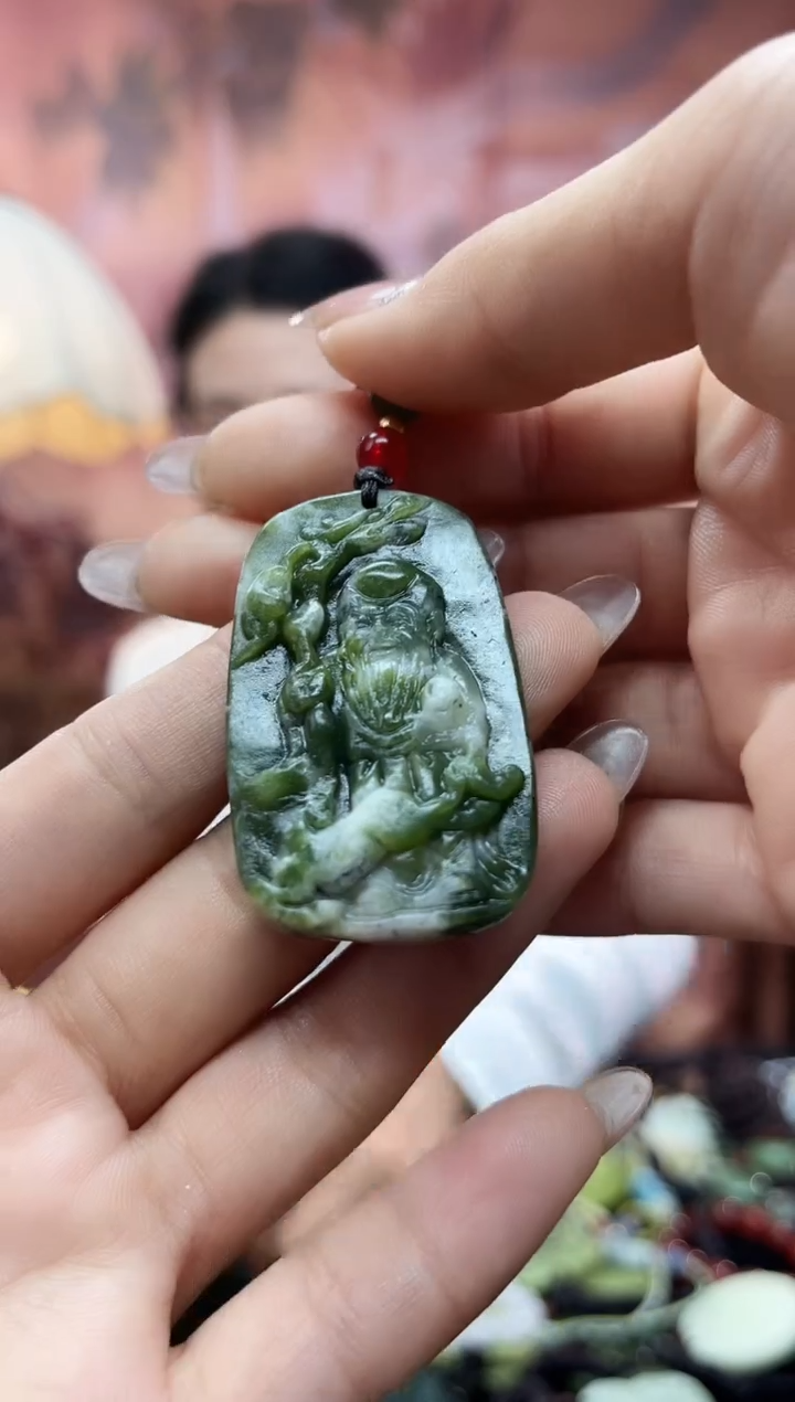 未镶嵌岫玉吊坠`
