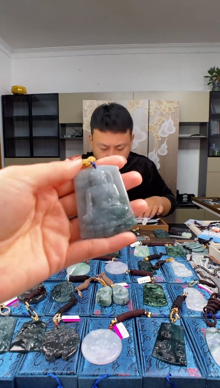 颈饰未镶嵌翡翠多样性发其一