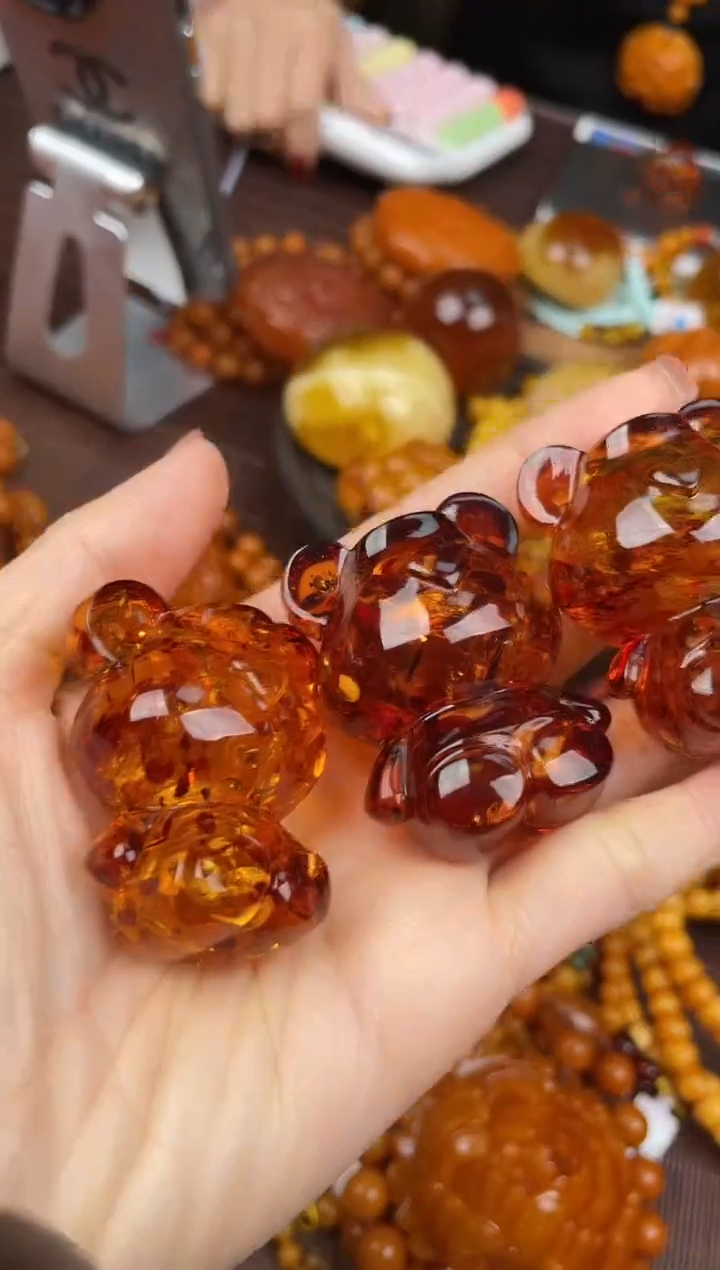 【闪购商品】琥珀裸石未镶嵌首饰 假1赔4 （多样性发货1件（微瑕