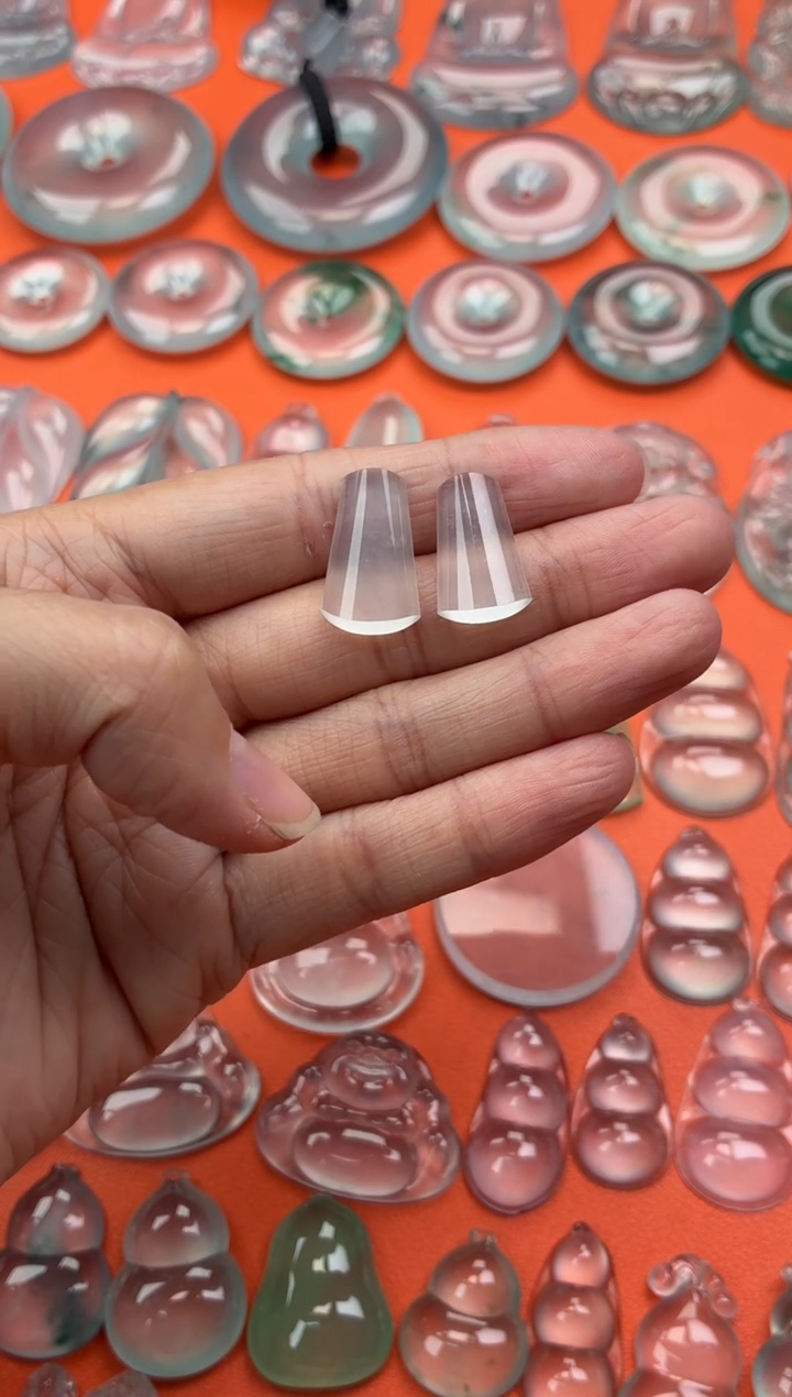 吊坠(不含链)未镶嵌翡翠65 柱子一对 18.4 11.3 3.6