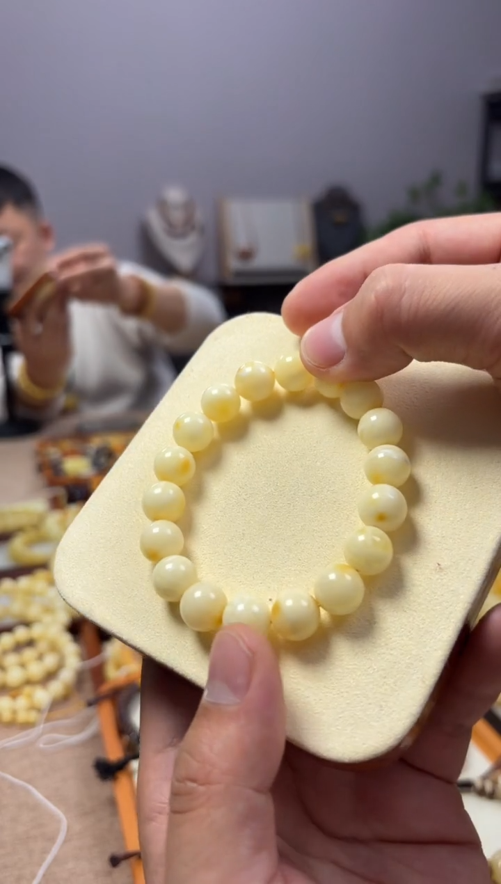 【闪购商品】蜜蜡裸石未镶嵌手串