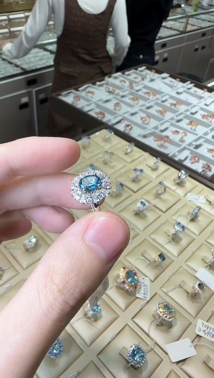 【闪购商品】托帕石戒指银S925镶嵌5*7mm伦敦蓝