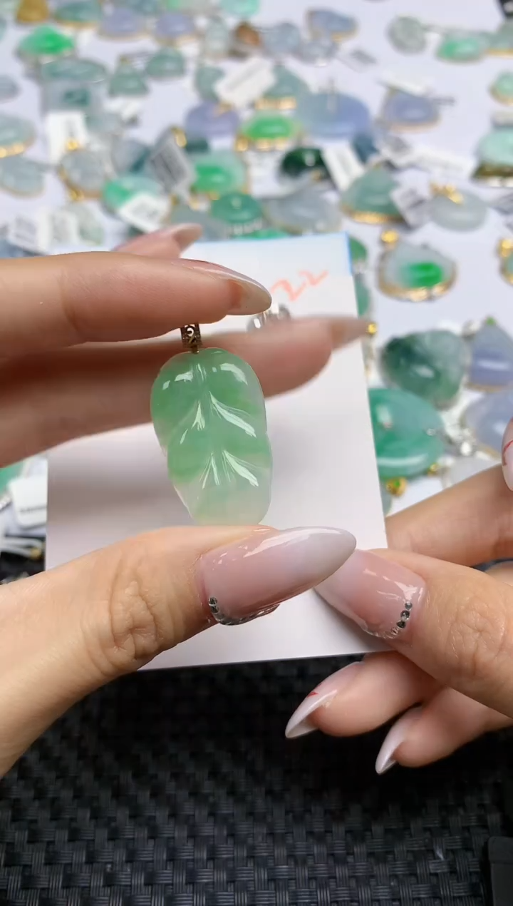 【闪购商品】翡翠颈饰18K金镶嵌 天然翡翠A货