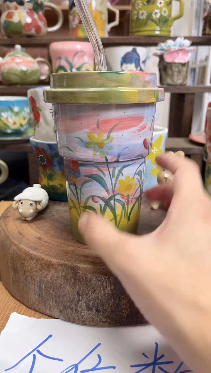 摆件手绘高温釉下陶瓷