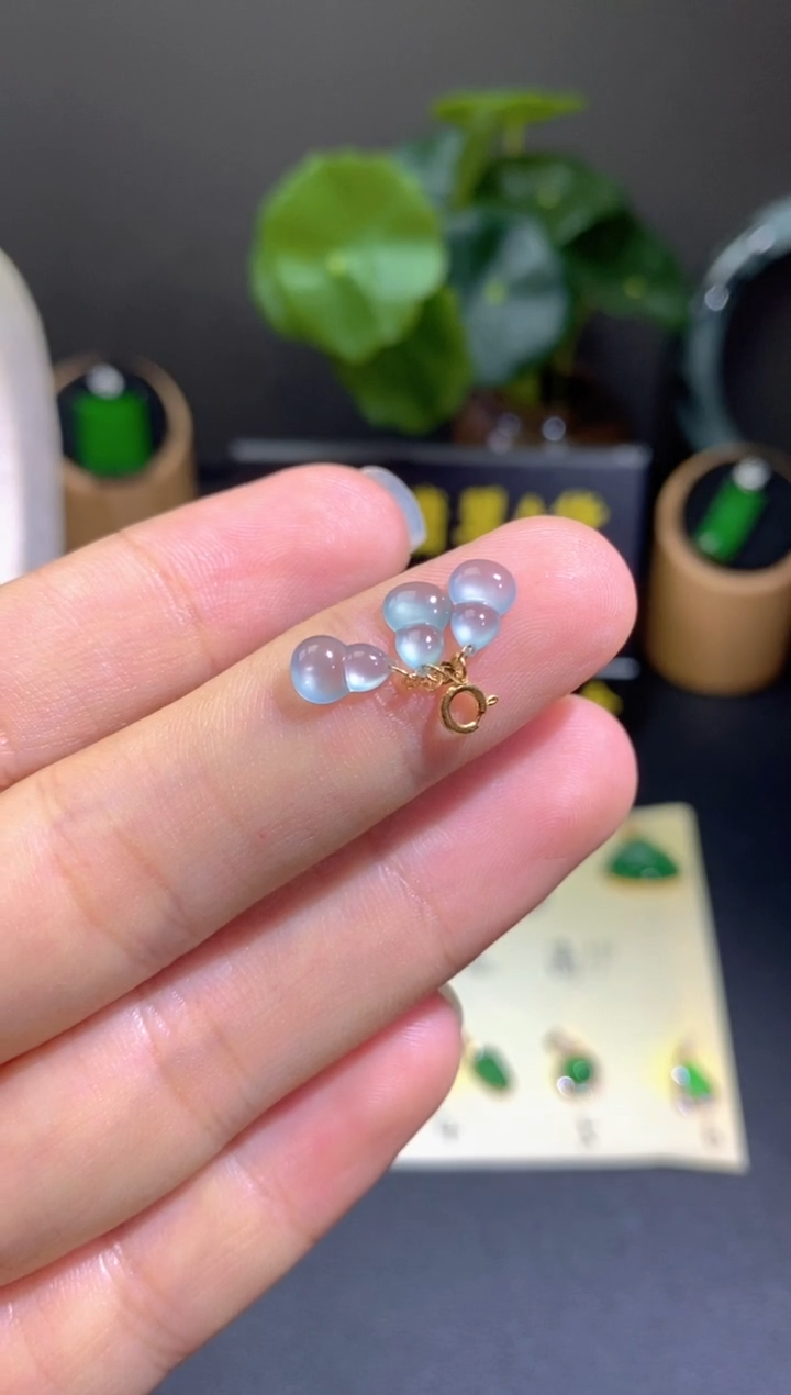 翡翠18K金镶嵌颈饰翡翠A货