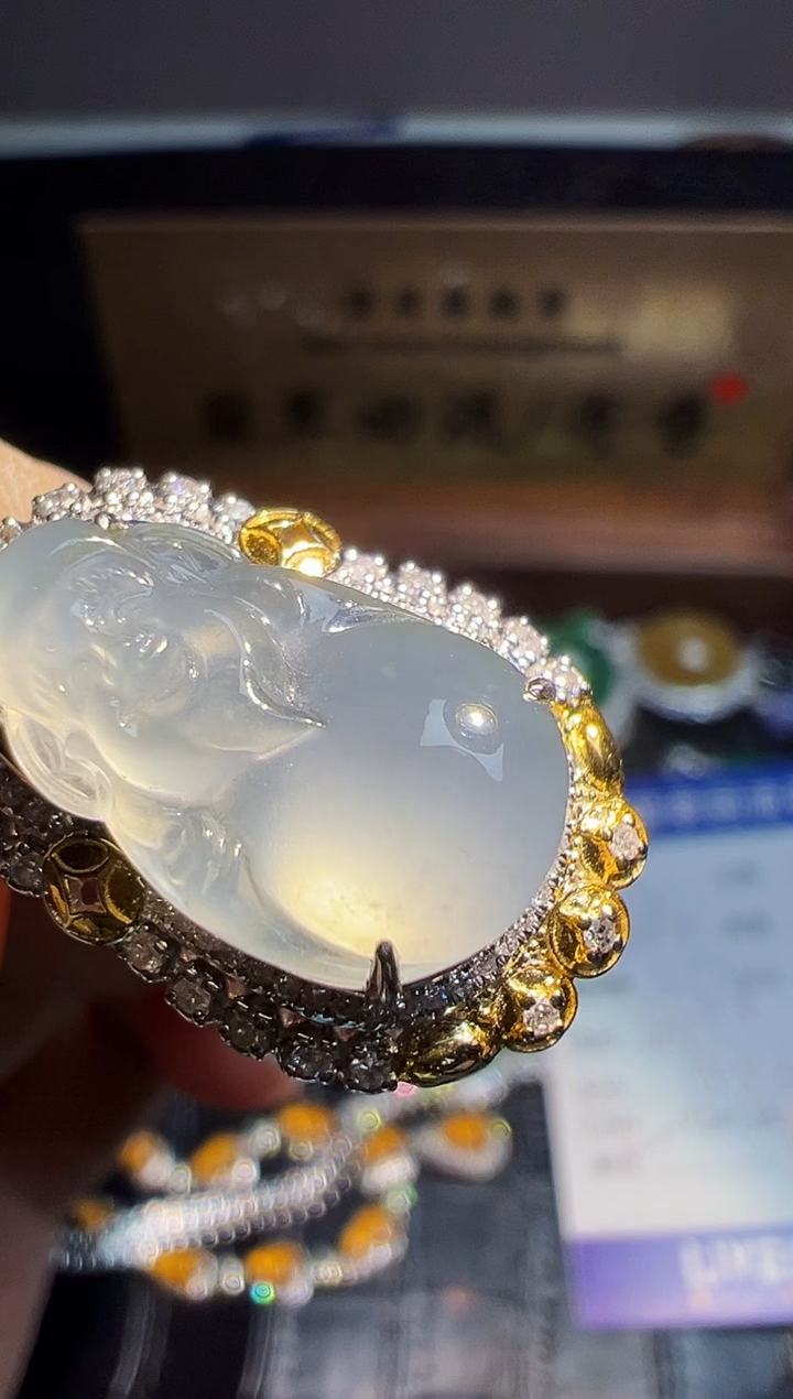 【闪购商品】翡翠颈饰18K金镶嵌翡翠回流