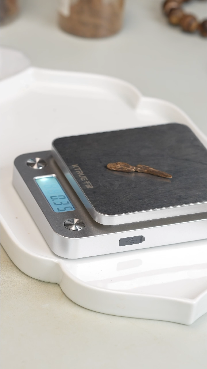 沉香沉香碎屑柬埔寨菩萨树心油0.34g