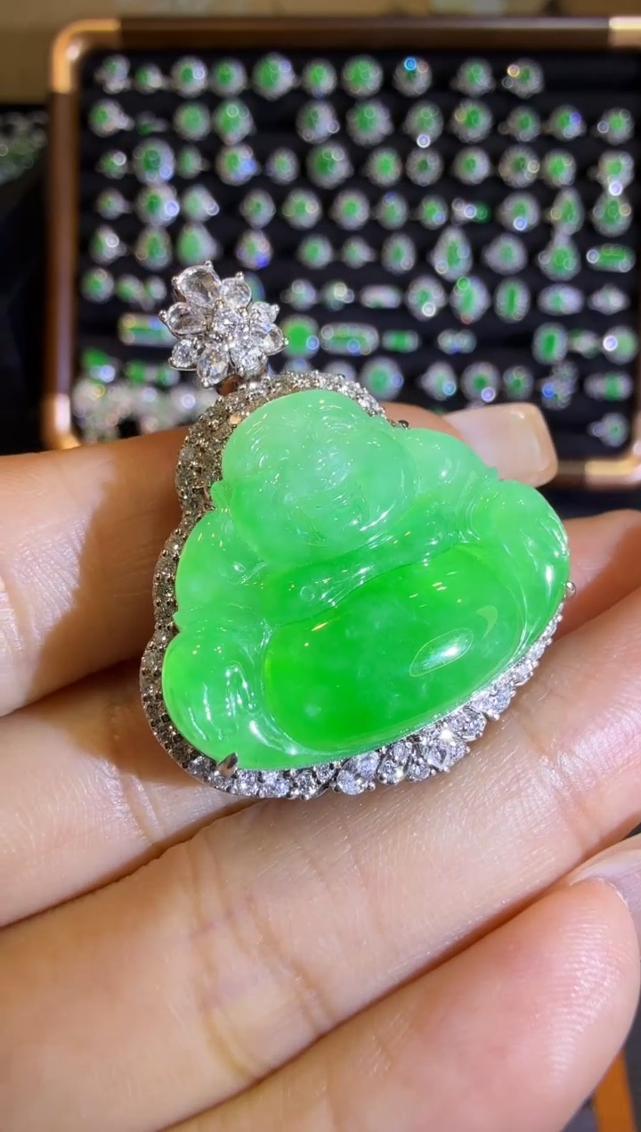 【闪购商品】翡翠吊坠(赠链)18K金镶嵌满绿佛公