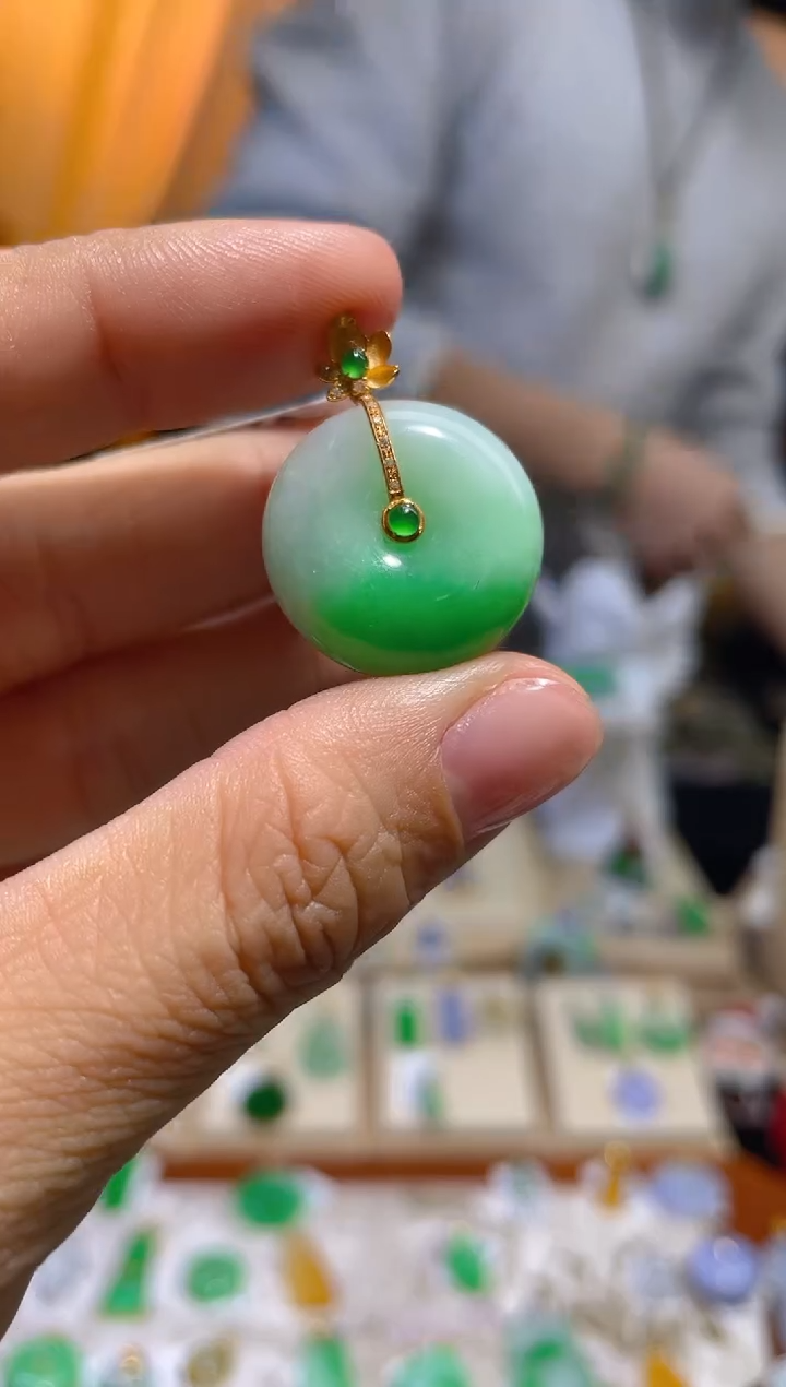 【闪购商品】翡翠颈饰18K金镶嵌假一赔三