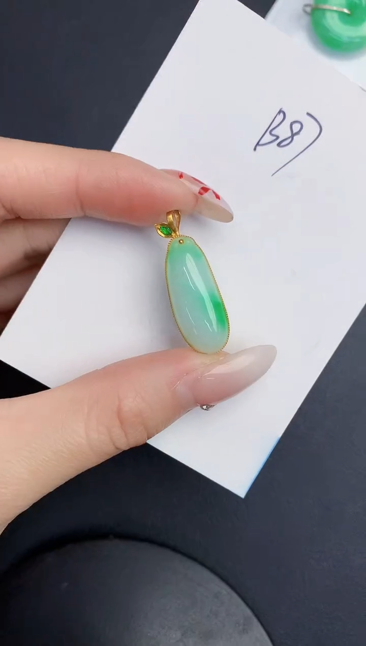 【闪购商品】翡翠颈饰18K金镶嵌000000000000