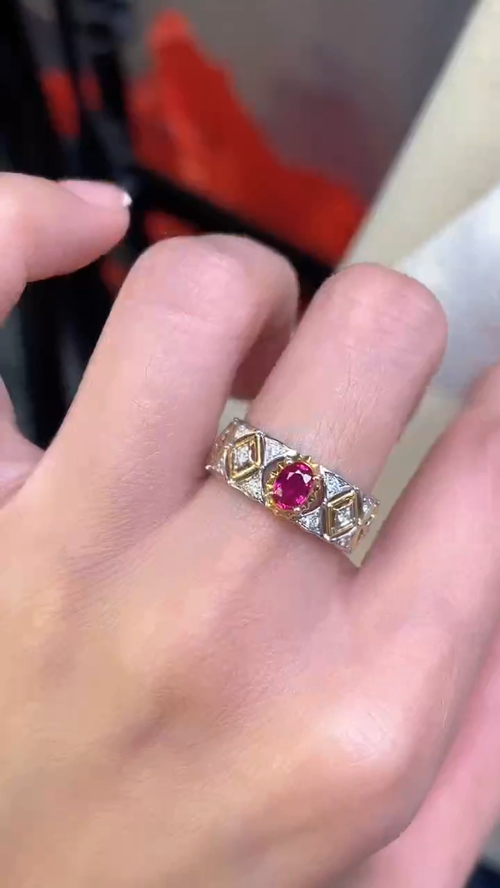 18K金镶嵌戒指红宝石无烧鸽血红主石：0.48ct