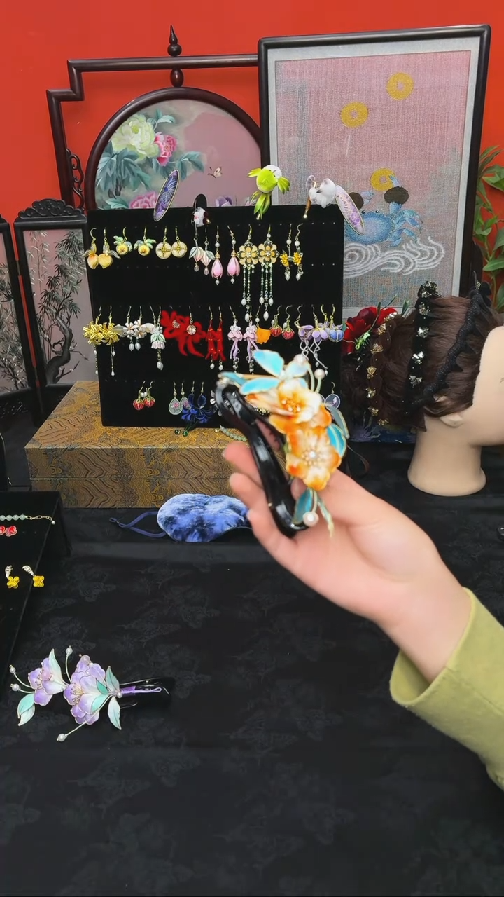 刺绣非遗手工绒花饰品