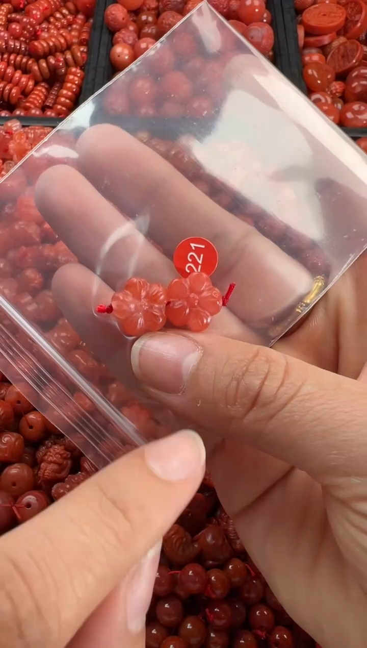 【闪购商品】南红玛瑙颈饰未镶嵌1