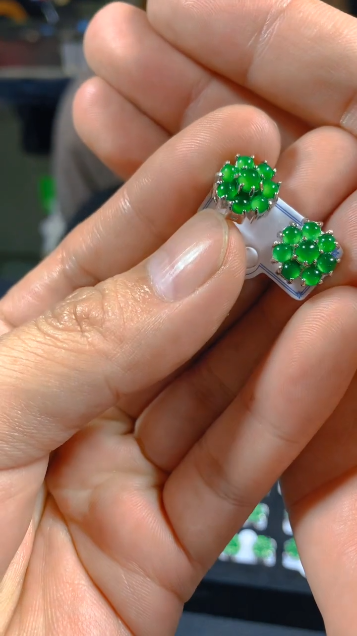 未镶嵌翡翠耳饰多样性发一