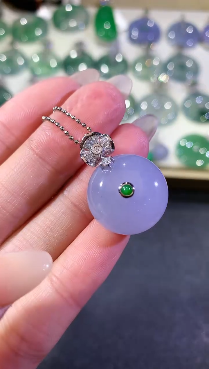 【闪购商品】翡翠吊坠(不含链)18K金镶嵌96无鉴赏多样性发货一件