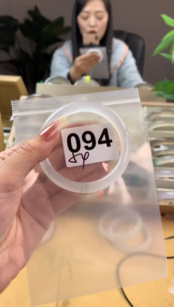 【闪购商品】玛瑙/玉髓手镯未镶嵌094