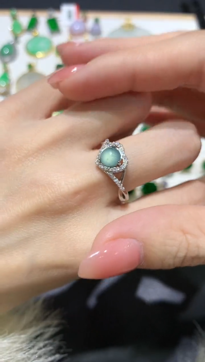 【闪购商品】翡翠吊坠(不含链)合金1多人多样性随机发货1件