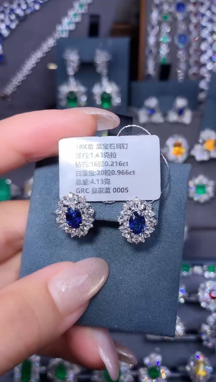 耳钉蓝宝石18K金镶嵌   
