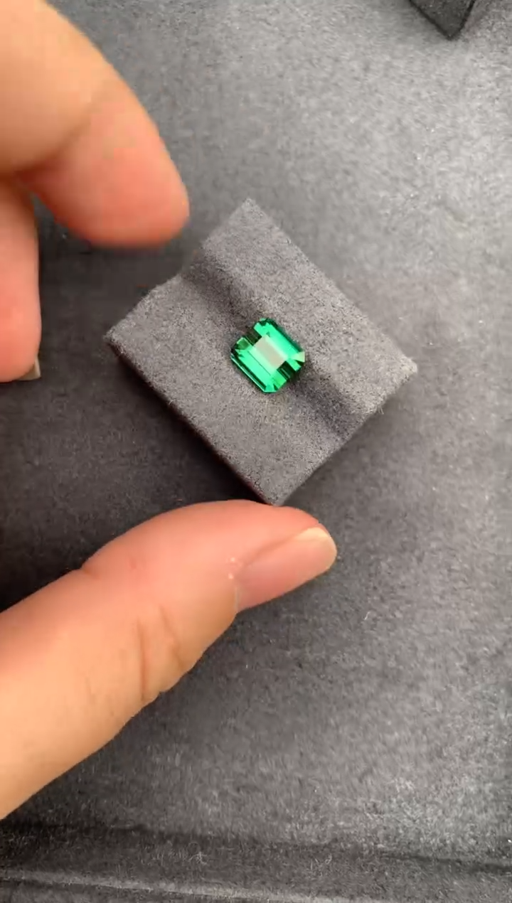 未镶嵌珠宝半成品碧玺2.3ct 绿碧玺  GH  定制