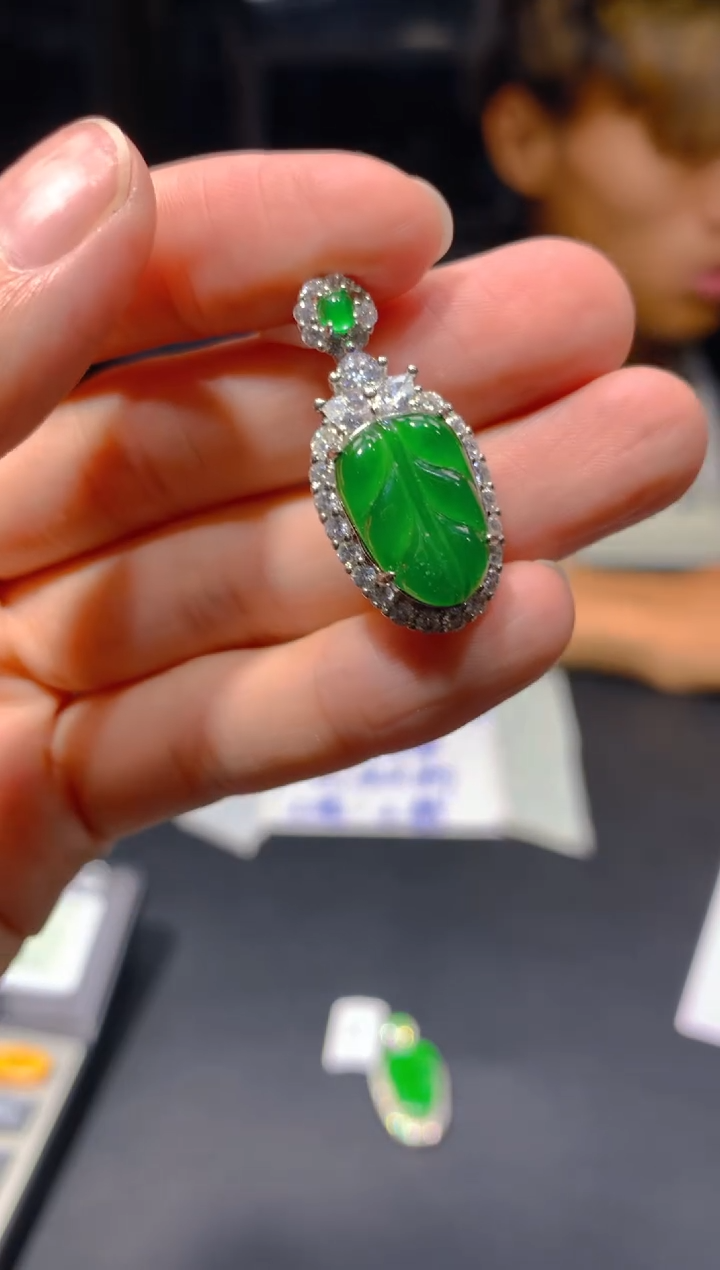 【闪购商品】定制翡翠未镶嵌81多样性发货(发其一）