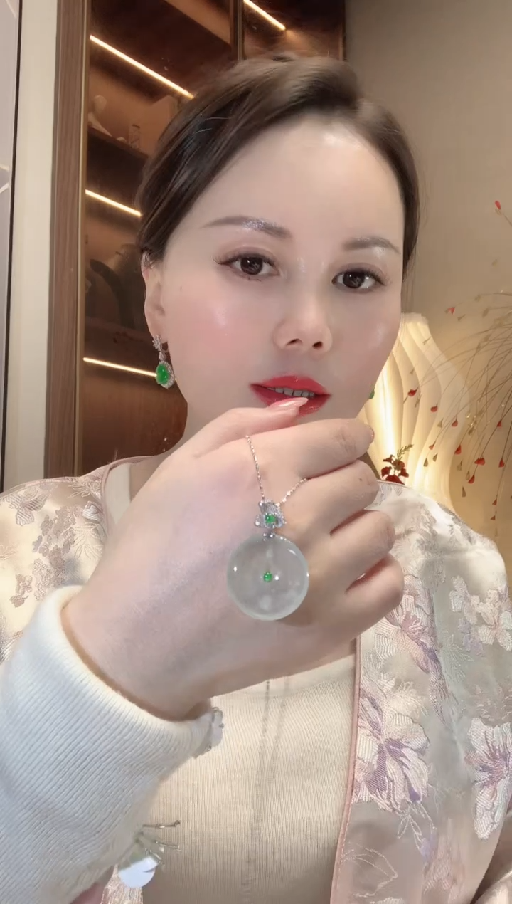 【闪购商品】翡翠吊坠(不含链)18K金镶嵌A63 