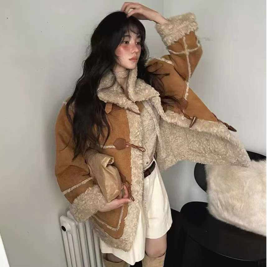 韩系FOUNDATI*N2025冬季新款牛角扣两面穿皮毛一体外套25036-W