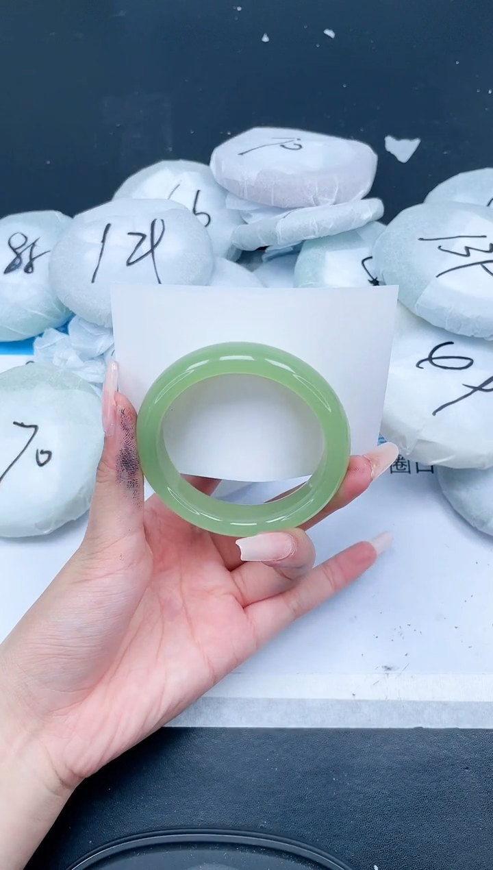 【闪购商品】石英质玉手镯未镶嵌546-55