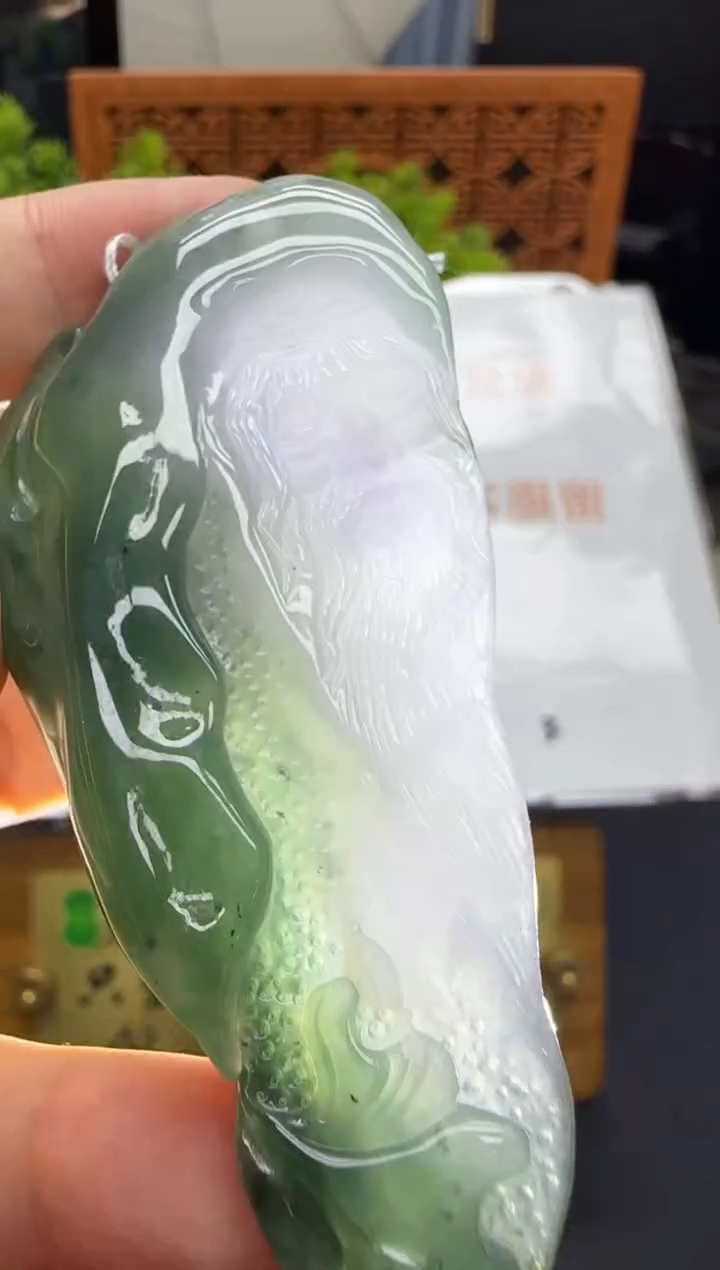 翡翠挂件未镶嵌A货翡翠孤品国雕谢林工