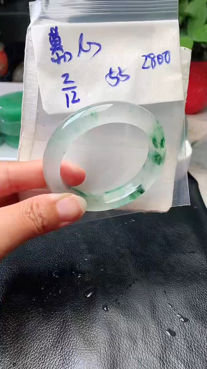 定制石英质玉（非洲翠）慕***ঞ手镯