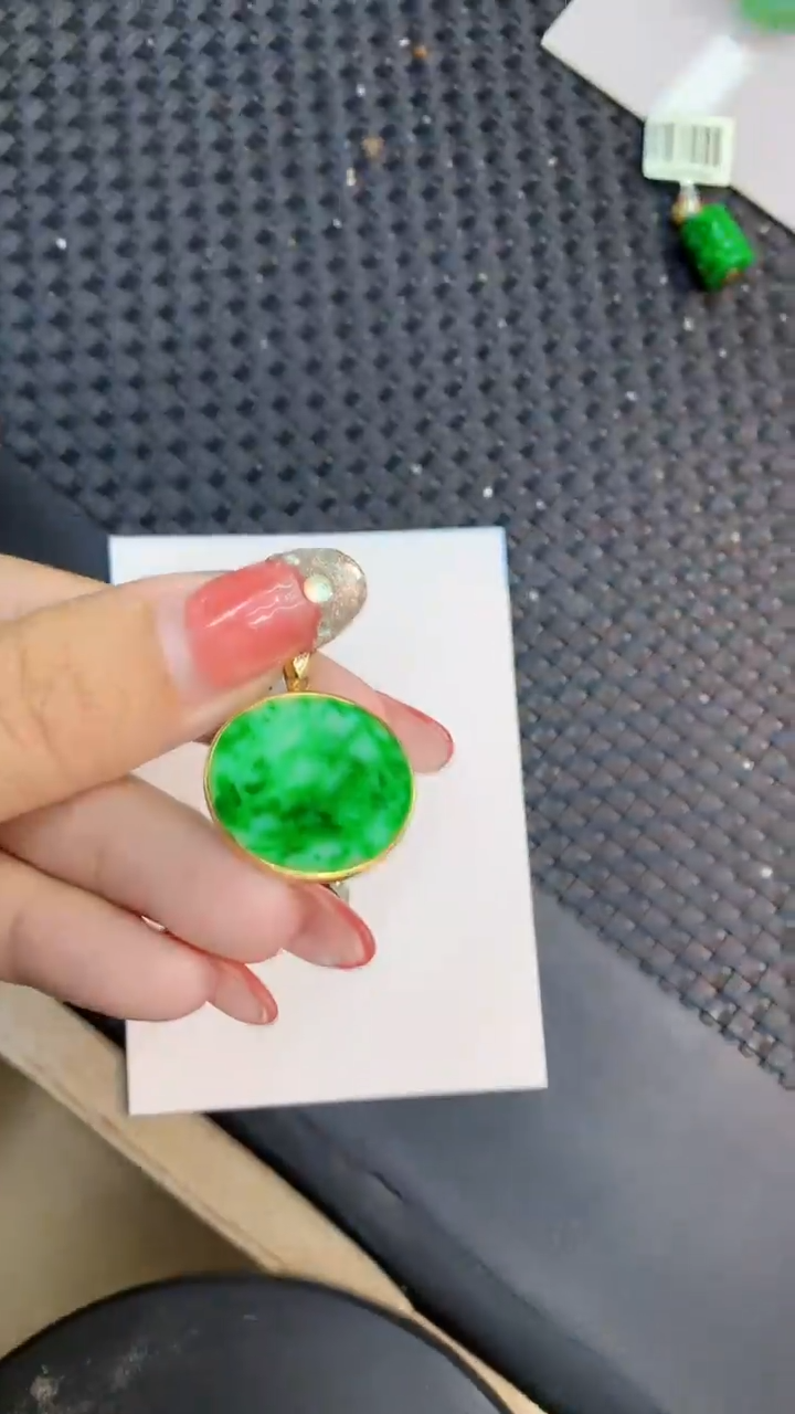 颈饰未镶嵌翡翠1