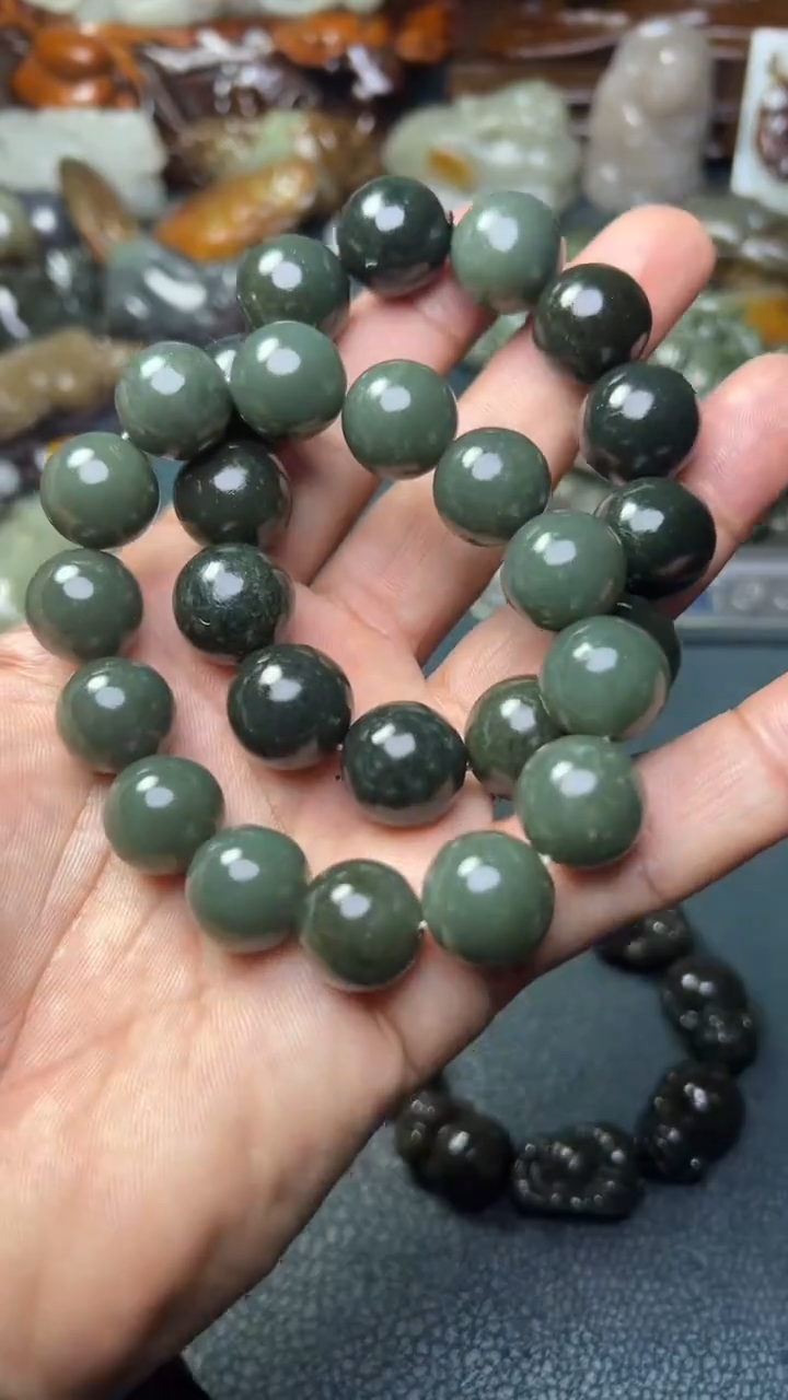 未镶嵌和田玉把件2