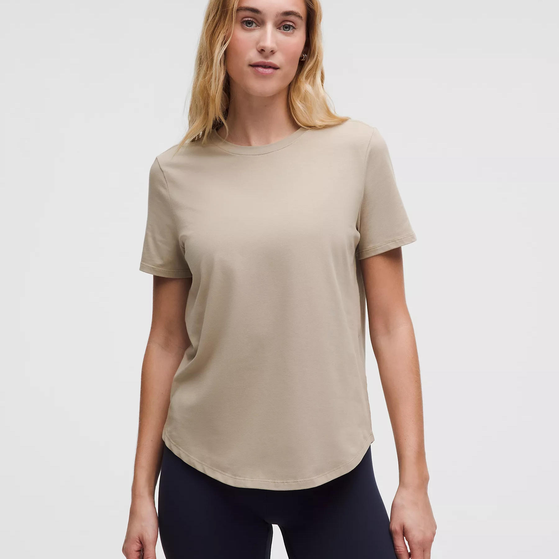lululemon/露露乐蒙巨好穿Love Curved-Hem圆领T-Shirt圆领T恤女